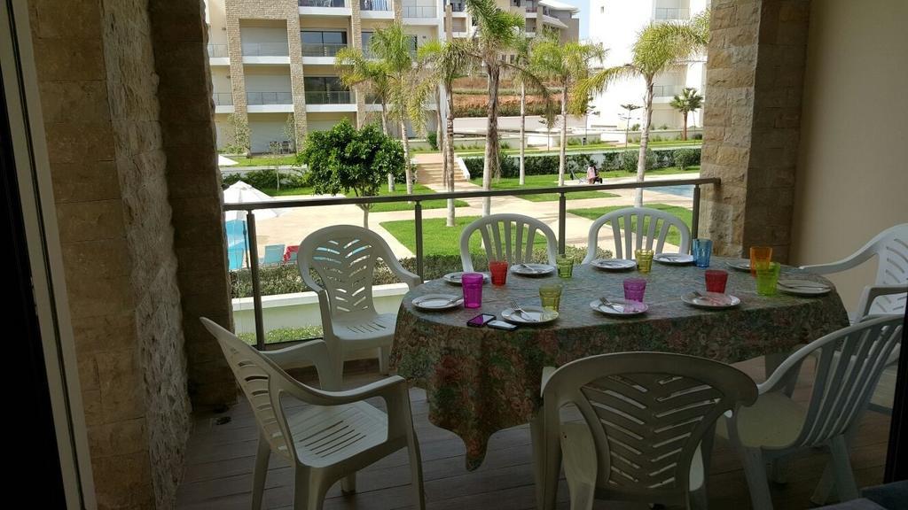 Plage Des Nations Apartment Sidi Bouqnadel Номер фото